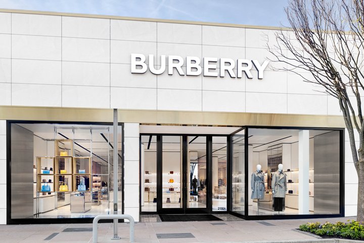 5.15_Promo720x480_BURBERRY-MANH-(1)