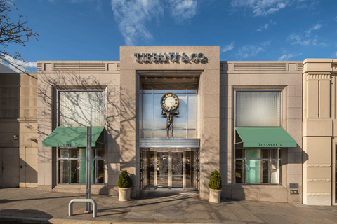 720x480_AM_Tiffany-&-Co._storefront_AM_2023PB36_8916-(1)
