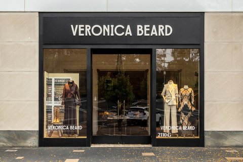 720x480_AM_VeronicaBeard_Storefront_AmericanaManhasset_043