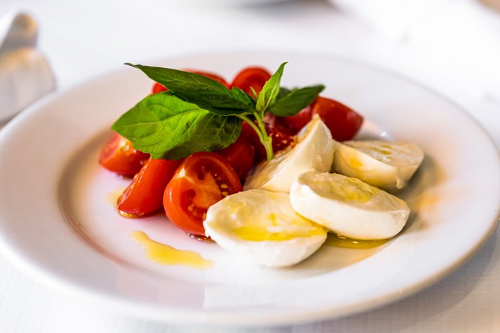 720x480_Cipollini-Tomato-_-Mozzarella