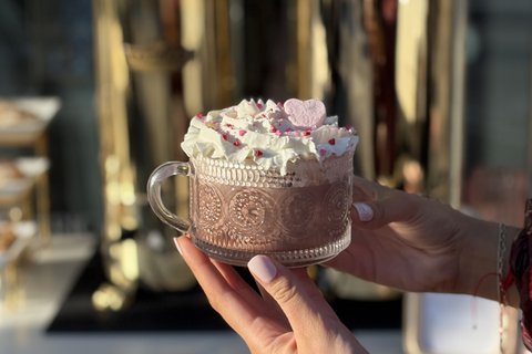 720x480_Valentines_Cart_Cup