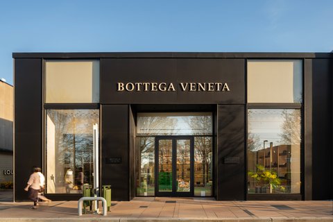 720x480_retouch_Bottega_Veneta_Storefront_PB