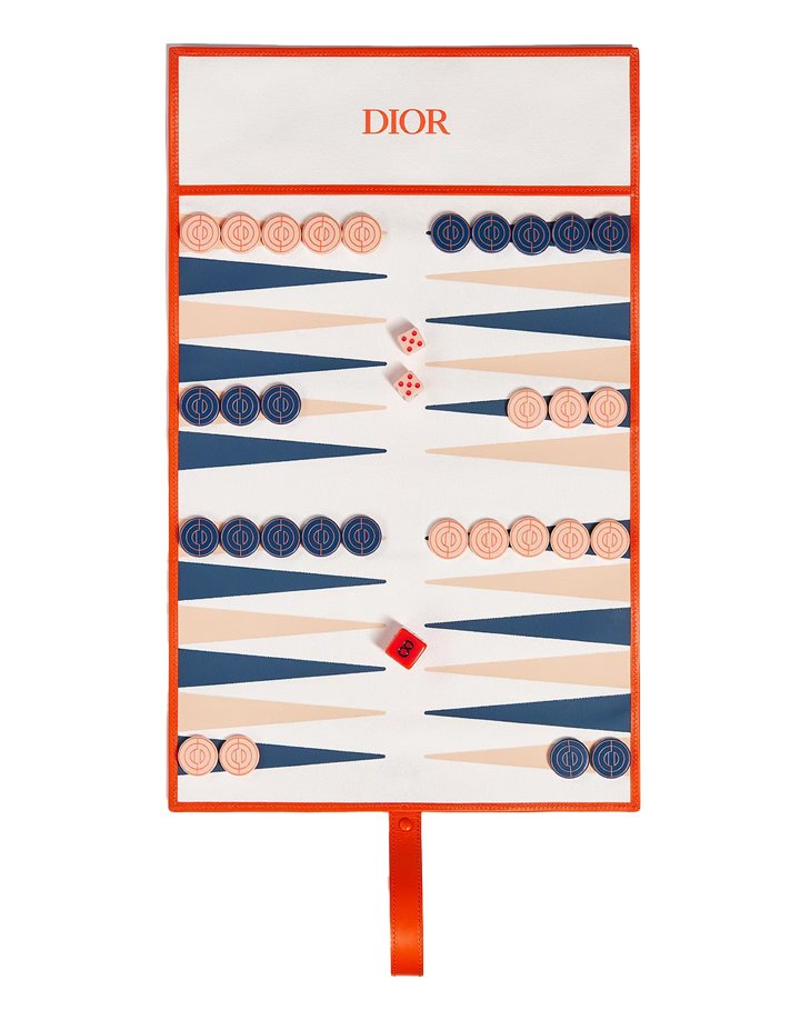 720x960_Dior_GiftsfortheHost2025_unnamed-10