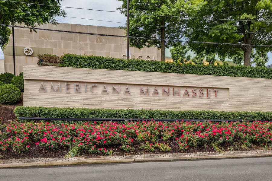 Americana Manhasset - Shopping Mall in Manhasset