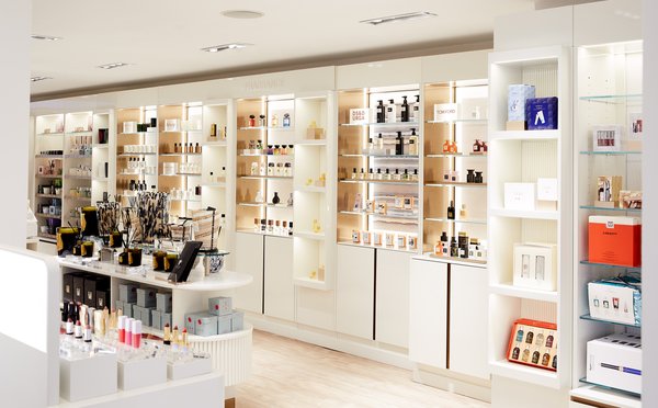 Bluemercury Media Assets_New Canaan Fragrance Wall (1)