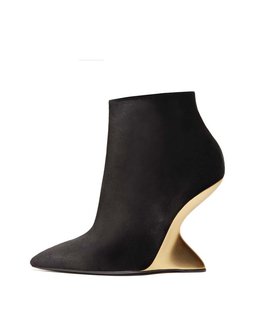 Bonsoir_Ferragamo_BlackBootie_720x960.jpg