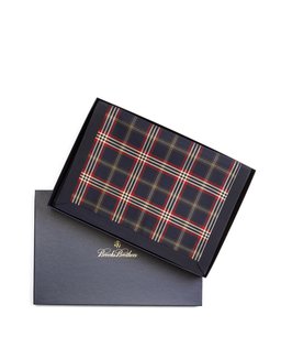 TrendingNow_Hostess_BrooksBrothers_2018