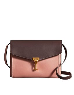 TrendingNow_Burberry_Grads_2018