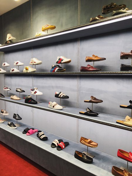 gucci shoe store