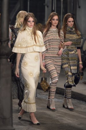 Chanel Paris-Rome Métiers d'Art Pre-Fall 2016 - Runway Review