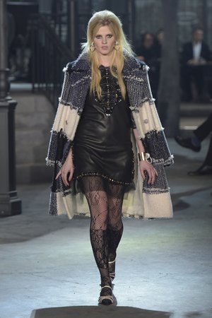 Chanel Paris-Rome Métiers d'Art Pre-Fall 2016 - Runway Review