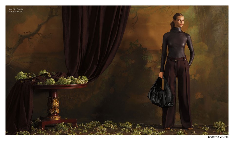 Holiday2019_BottegaVeneta_Spread_72dpi-min_BirgitKos.jpg