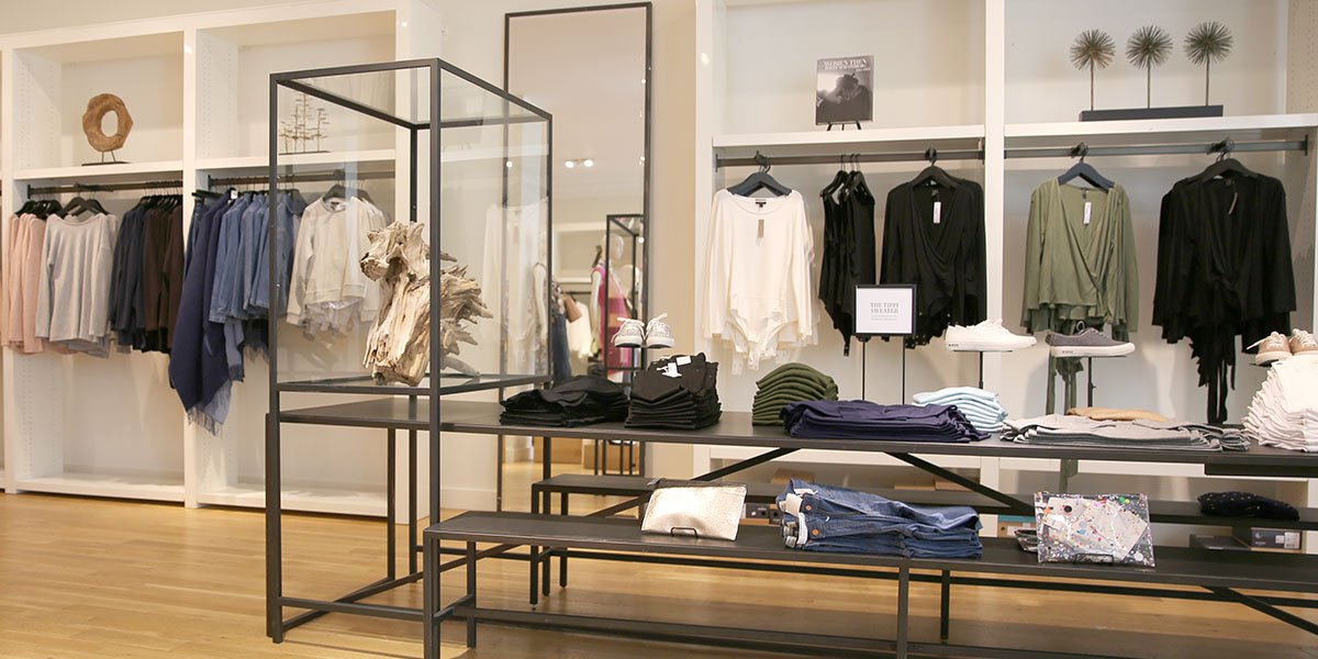 j crew opening hours