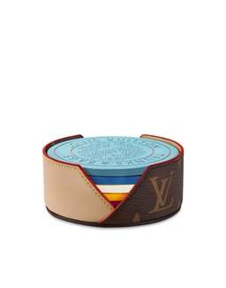 TrendingNow_Hostess_LouisVuitton_2018