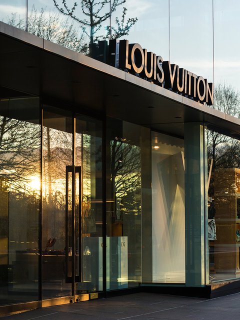 nearest louis vuitton store