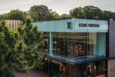 Louis Vuitton  Americana Manhasset