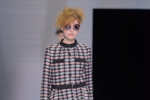 March-1st,-2016--Giorgio-Armani-Fall-2016---Runway--copy_Image1-listview.jpg