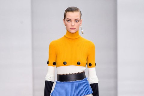 March-1st,-2016--Salvatore-Ferragamo---Fall-2016---Runway--copy_Image1-listview.jpg