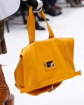 March-6th,-2016--Balenciaga-Fall-2016---Bags--copy_Image6-listview.jpg