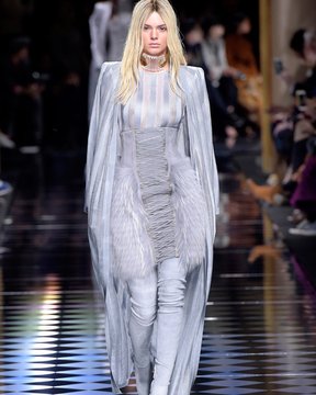 March-6th,-2016--Balmain-Fall-2016---Runway--copy_Image1-listview.jpg