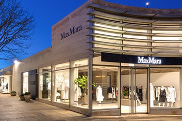 Americana Manhasset - High tops to hightail it into the weekend