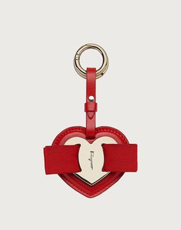 Valentine_720x960_0017_SalvatoreFerragamo__743091_00_r20.jpg.jpg