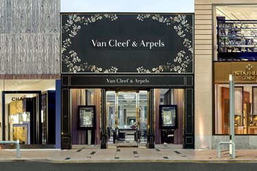 Van_Cleef_Arpels_375x250.jpg