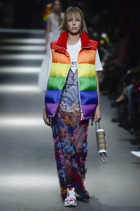 Burberry Spring 2018 - Runway Review | Americana Manhasset