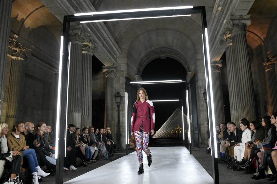 Look from the Louis Vuitton Women's Spring-Summer 2019 Fashion Show, by  Nicolas Ghesquière.